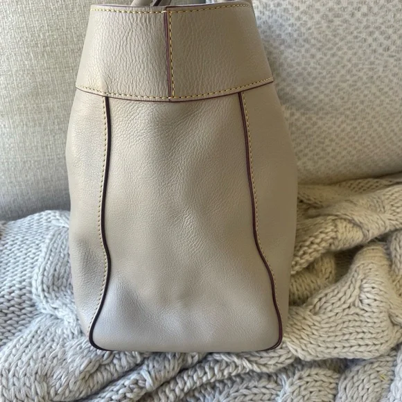 🤍🩶Dooney & Bourke Amelie Florentine Leather Shoulder Tote Bag -Light Taupe- - Picture 6 of 16